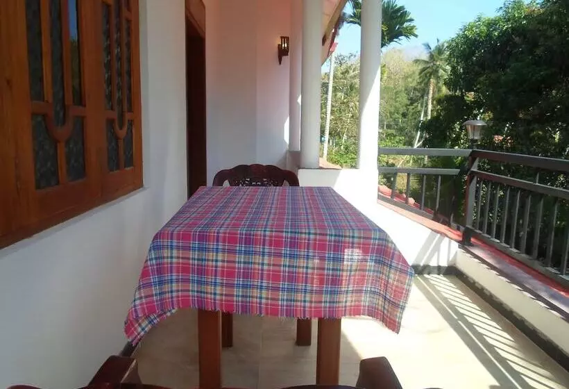 پانسیون Amada Lake View Homestay