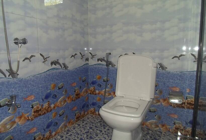 Pensió Amada Lake View Homestay