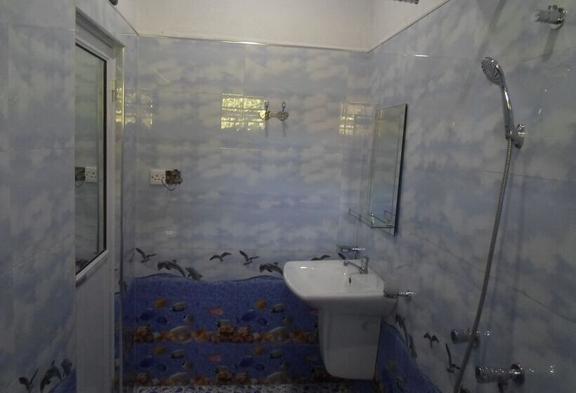 Pensió Amada Lake View Homestay