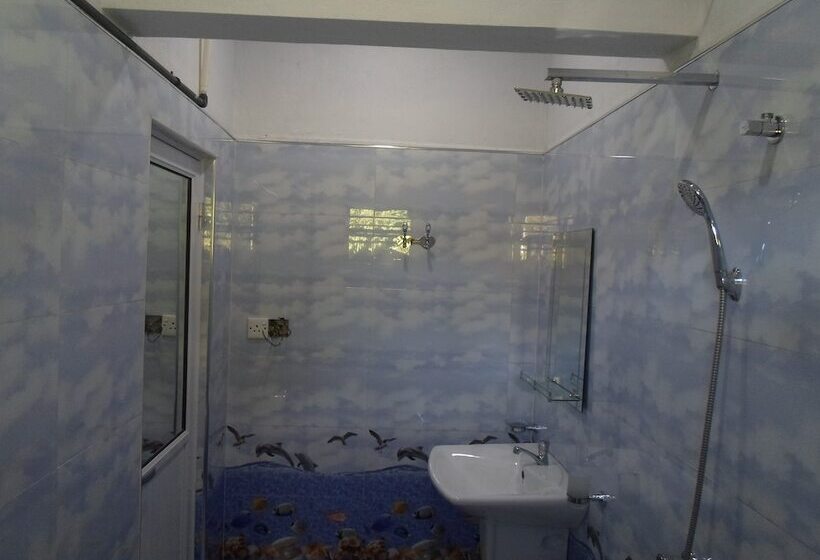 Pensió Amada Lake View Homestay