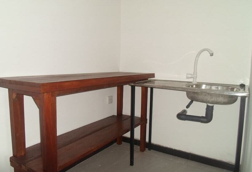 Pensió Amada Lake View Homestay