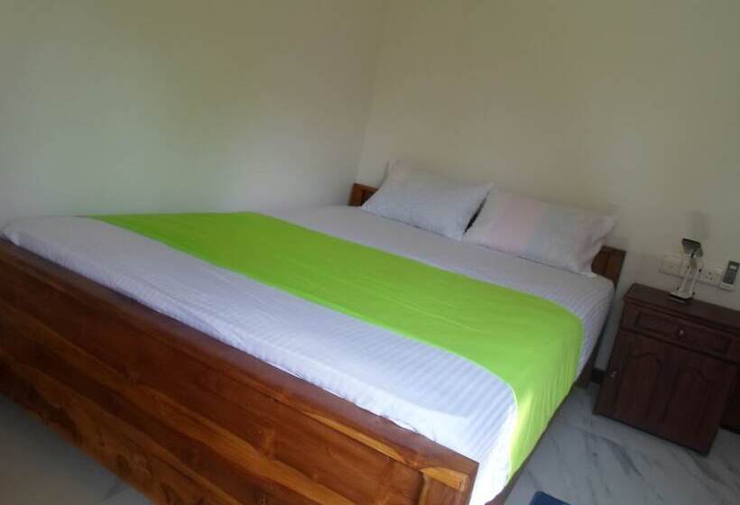 Pensió Amada Lake View Homestay