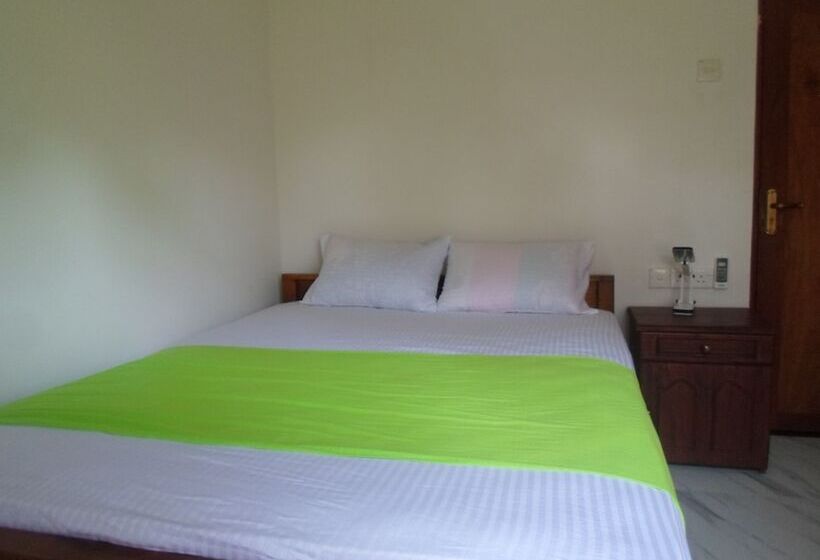 Pensió Amada Lake View Homestay