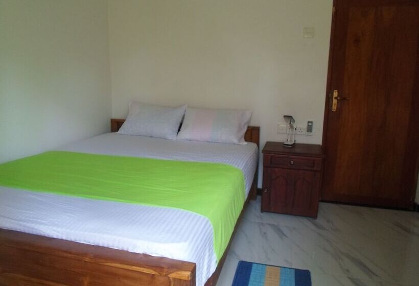 Pensió Amada Lake View Homestay