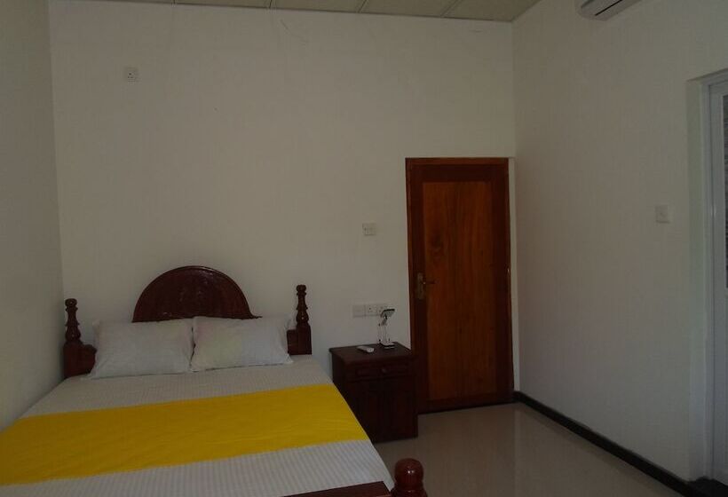 Pensió Amada Lake View Homestay