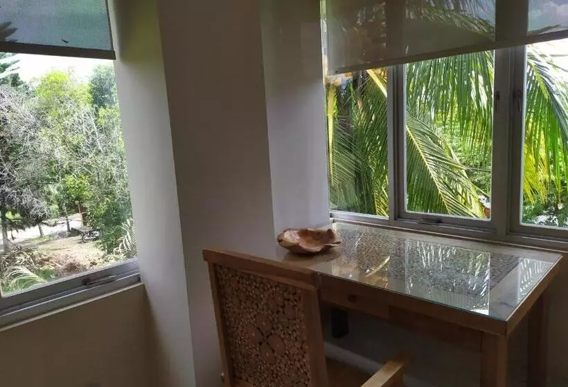 ユースホステル Footprints Xperience