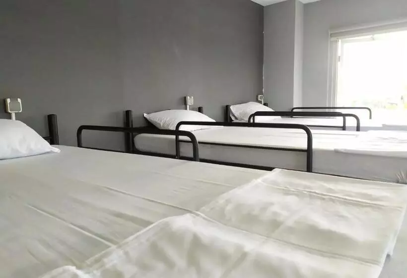 ユースホステル Footprints Xperience