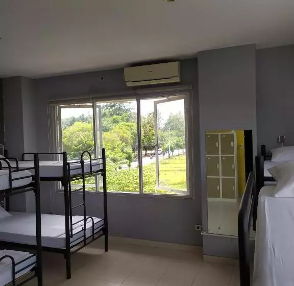 ユースホステル Footprints Xperience