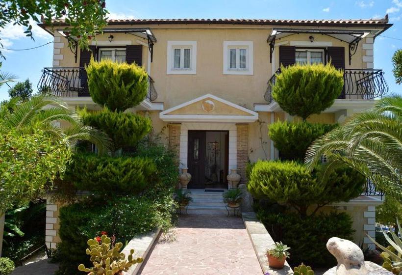 Christoforos Apartments