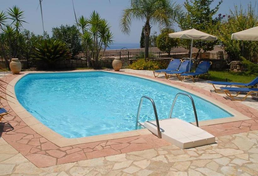 Christoforos Apartments