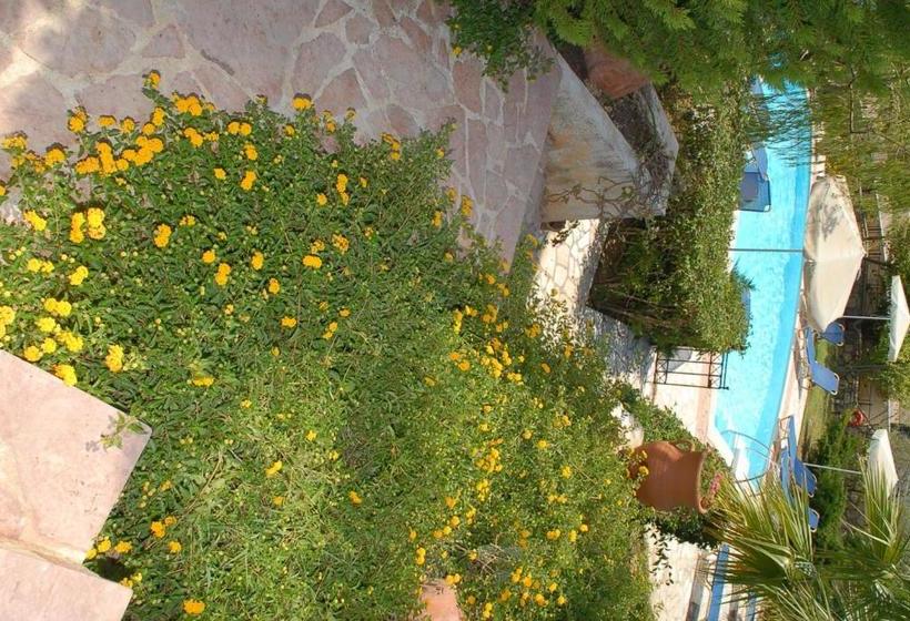 Christoforos Apartments