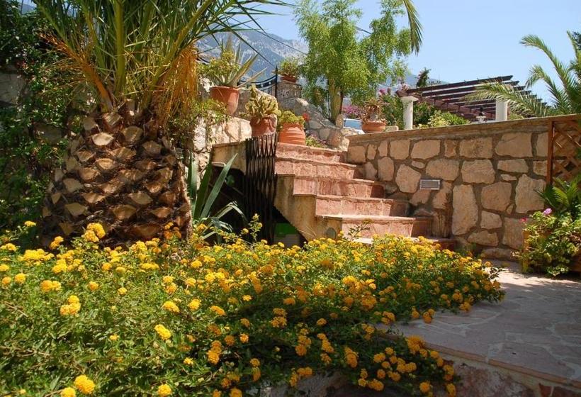 Christoforos Apartments