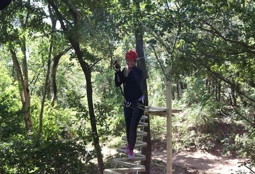 هتل Etno Naselje Vrdnička Kula