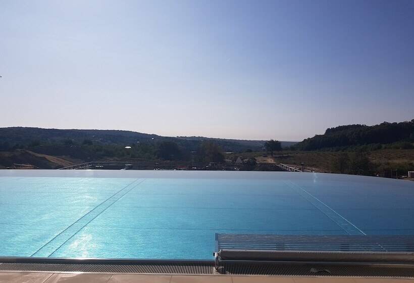 هتل Etno Naselje Vrdnička Kula