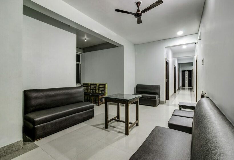 Hotelli Navneet Residency By Oyo Rooms