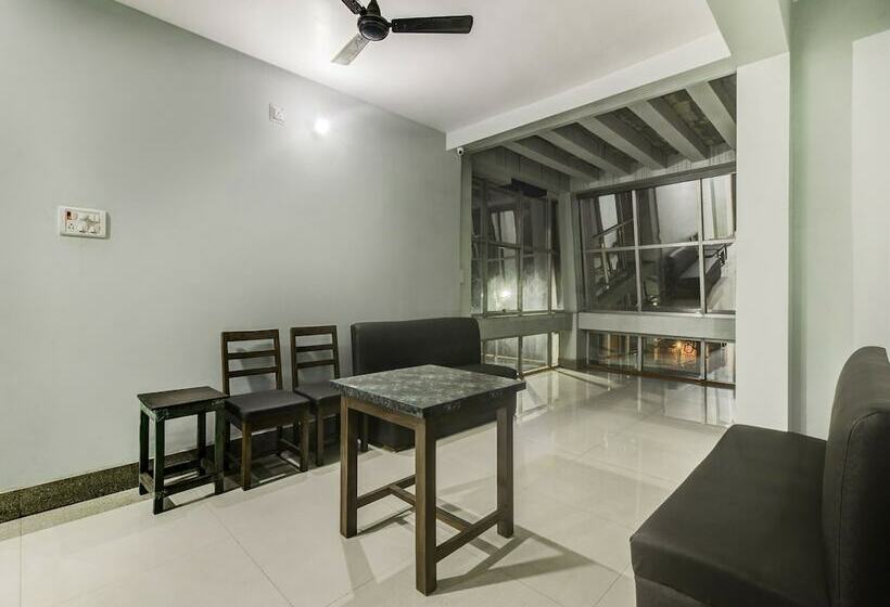 Hotelli Navneet Residency By Oyo Rooms