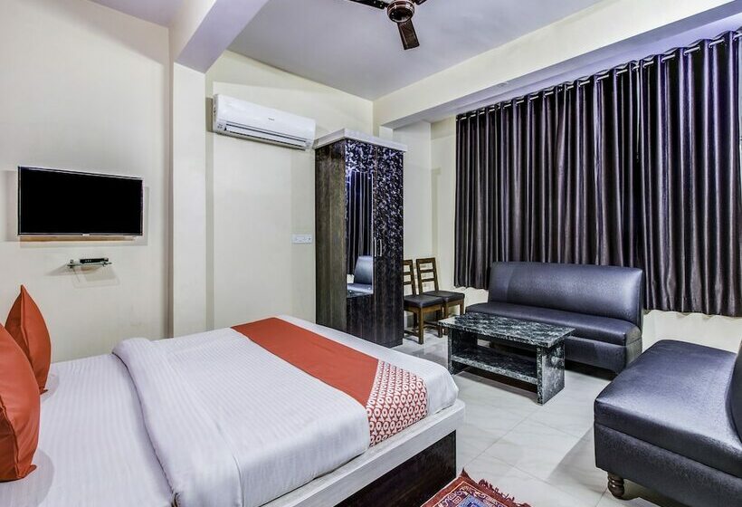 Hotelli Navneet Residency By Oyo Rooms