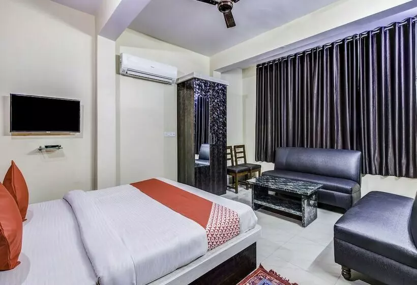ホテル Navneet Residency By Oyo Rooms