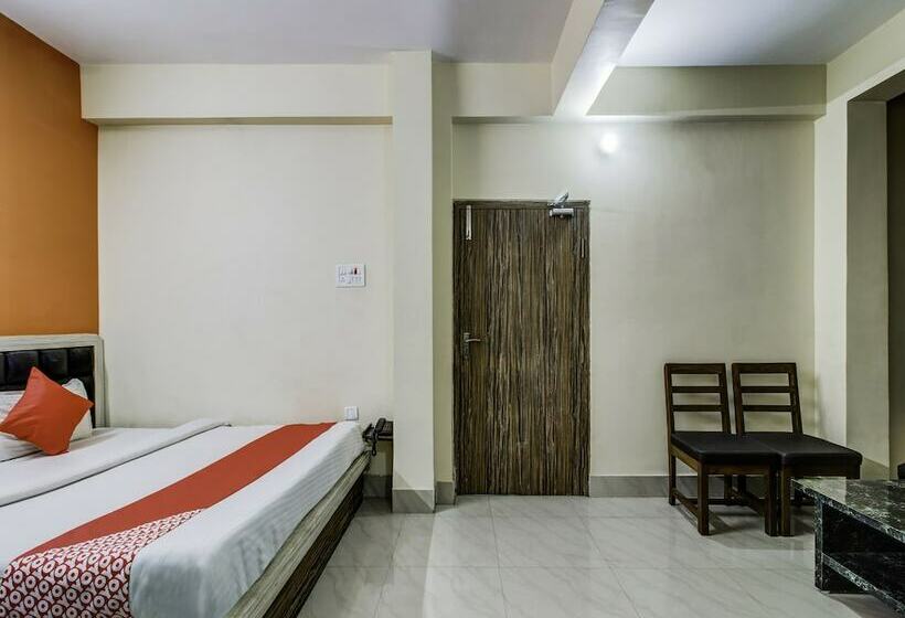 Hotelli Navneet Residency By Oyo Rooms