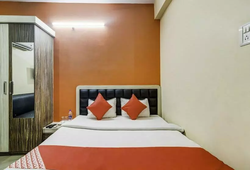 ホテル Navneet Residency By Oyo Rooms