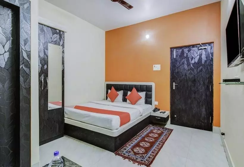 ホテル Navneet Residency By Oyo Rooms