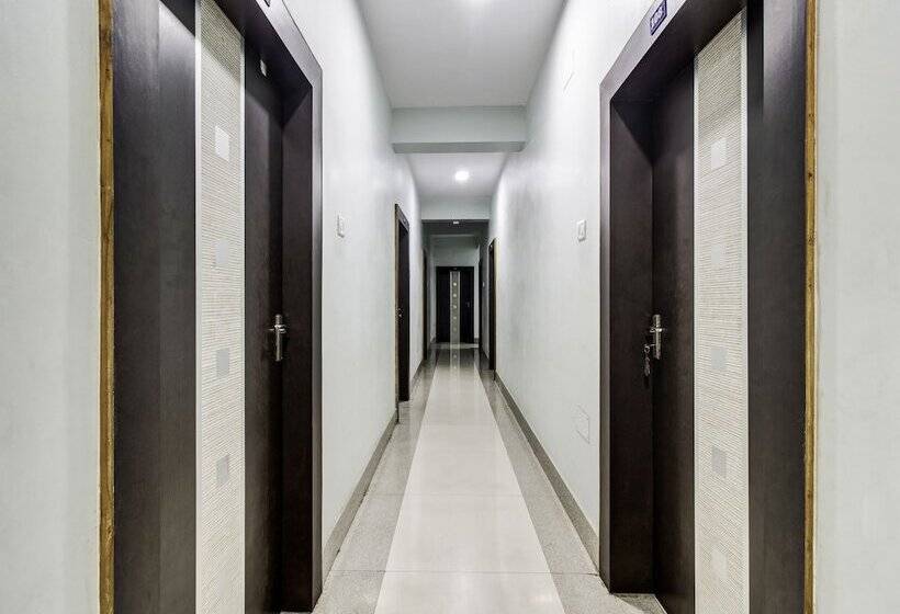 Hotelli Navneet Residency By Oyo Rooms