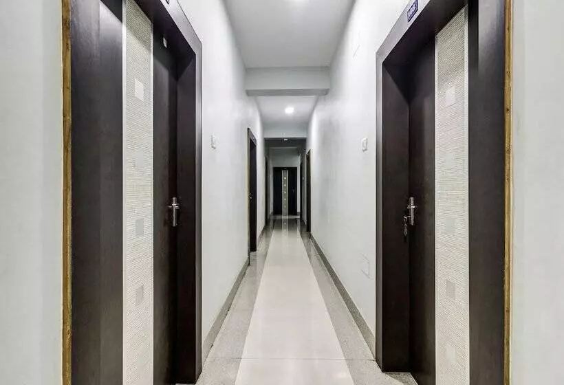 ホテル Navneet Residency By Oyo Rooms