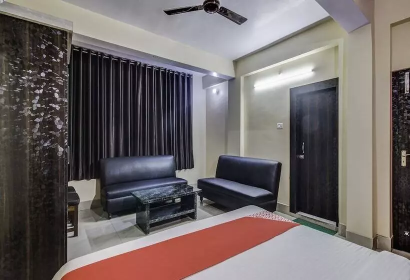ホテル Navneet Residency By Oyo Rooms