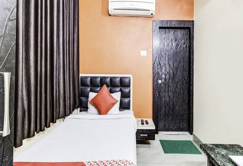 Hotelli Navneet Residency By Oyo Rooms