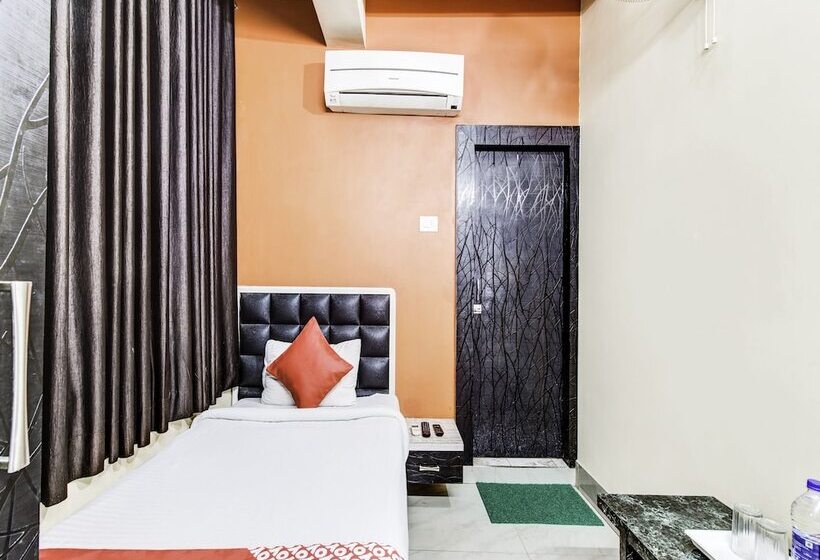 Hotelli Navneet Residency By Oyo Rooms