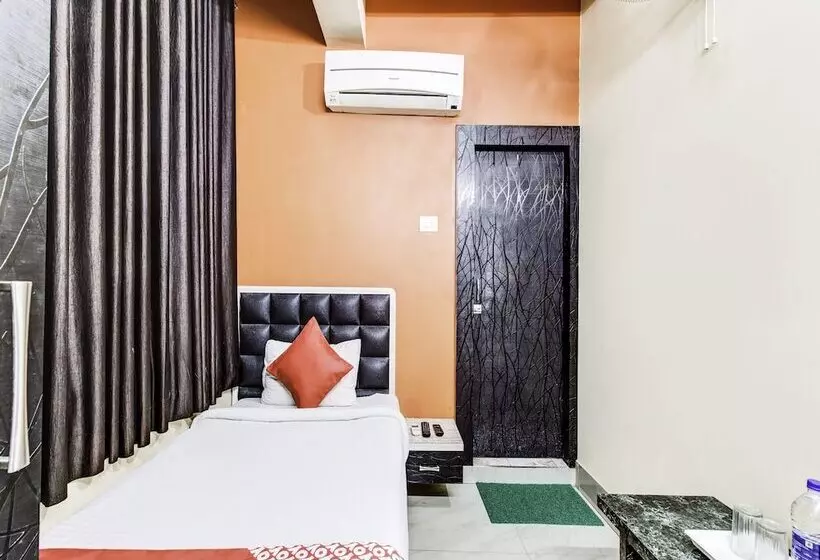 ホテル Navneet Residency By Oyo Rooms