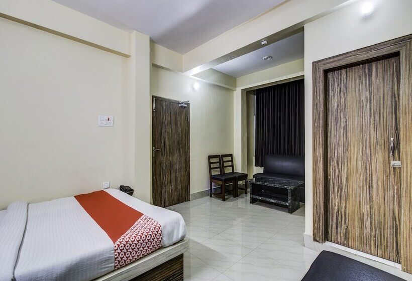 Hotelli Navneet Residency By Oyo Rooms