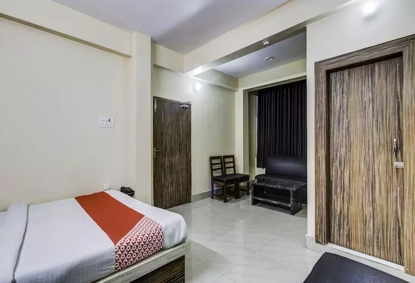 ホテル Navneet Residency By Oyo Rooms