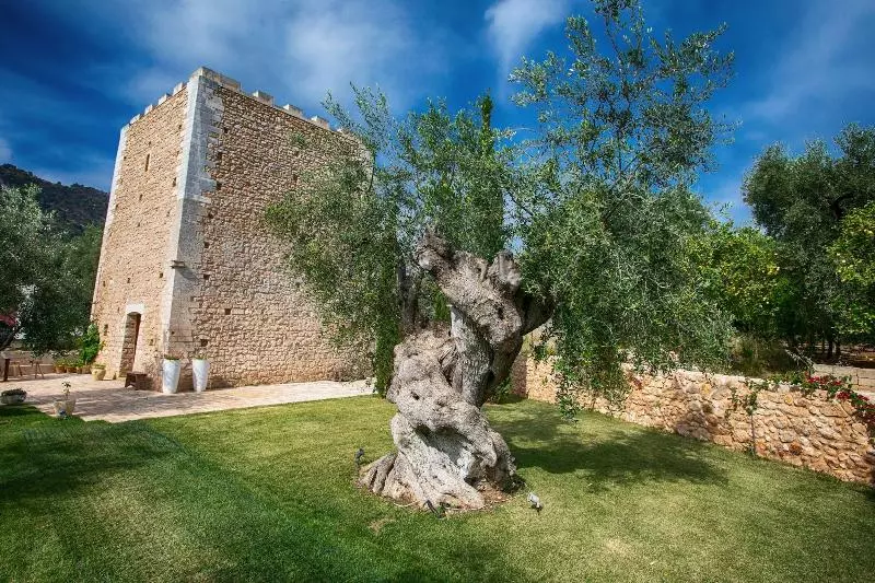 Hotelli Torre Santamaria Resort