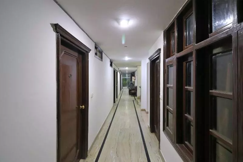 Oyo 16063 Hotel Grand Valley