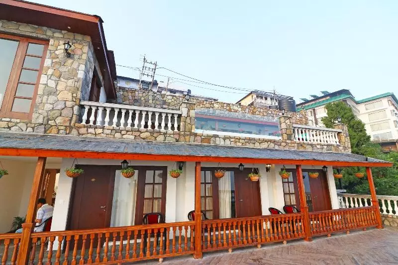 Oyo 16063 Hotel Grand Valley