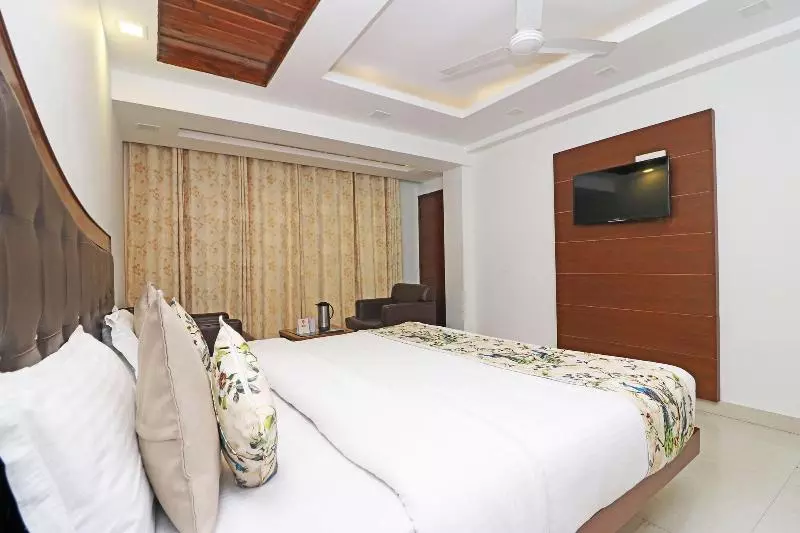 Oyo 16063 Hotel Grand Valley