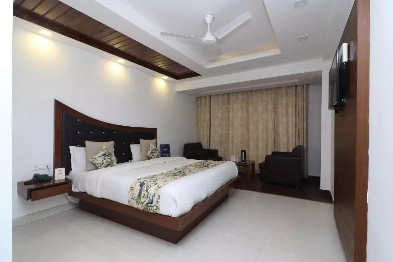 Oyo 16063 Hotel Grand Valley