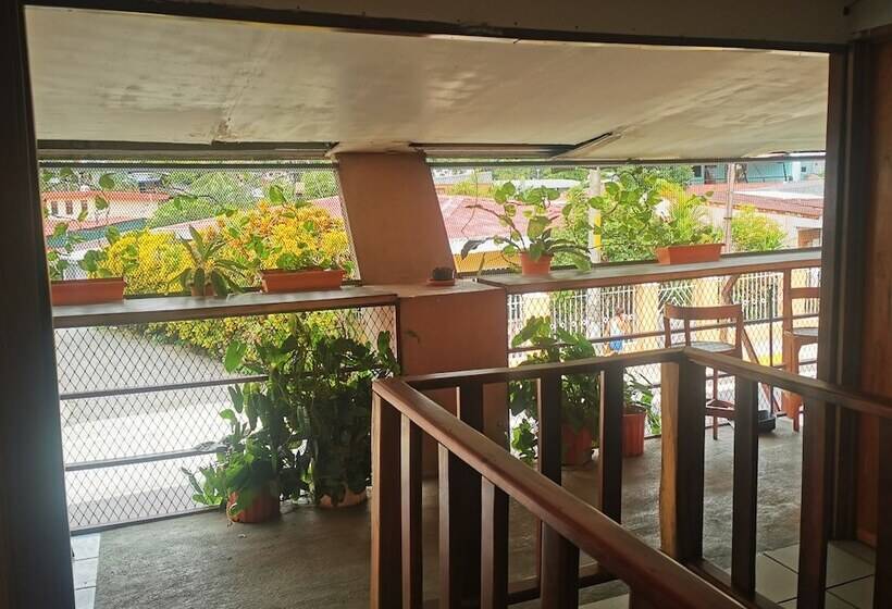 فندق صغير Hospedaje Doña Ana