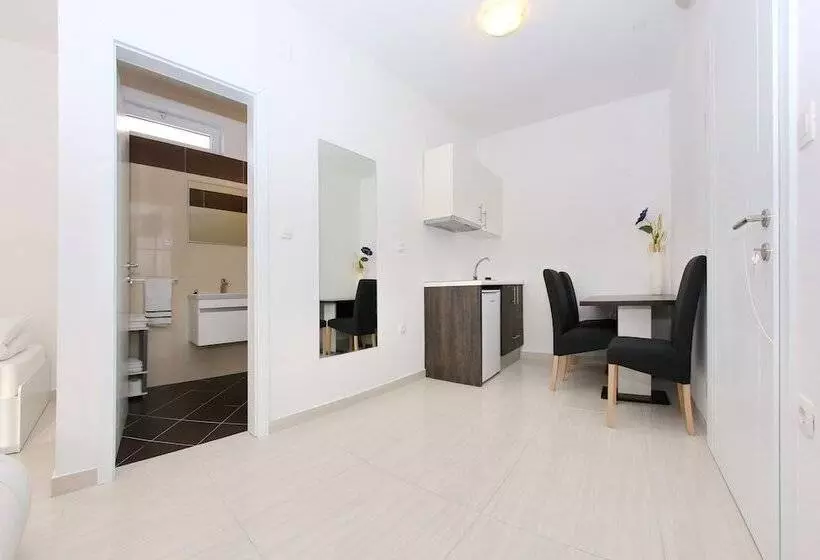Apartments Villa Visnjik