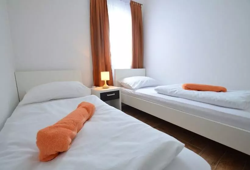 Apartments Villa Visnjik