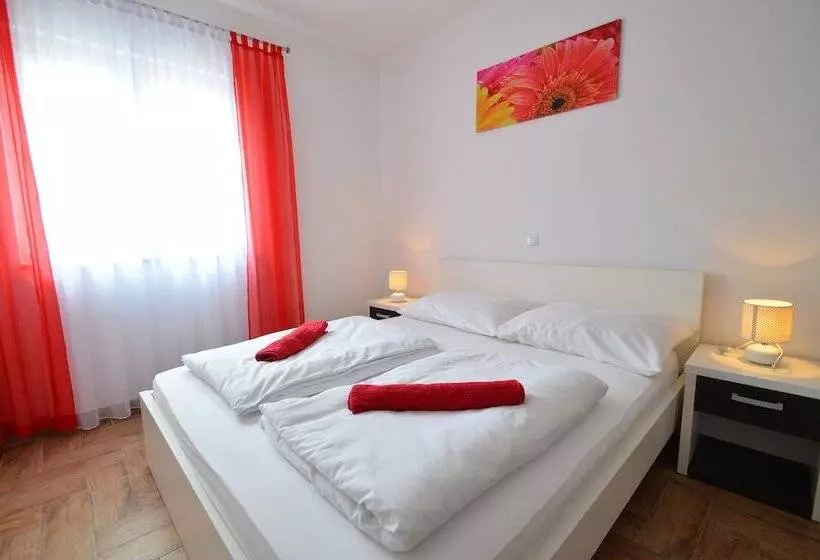Apartments Villa Visnjik