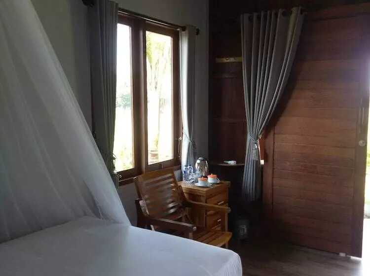 Aamiaismajoitus (B&B) Emir Surfcamp