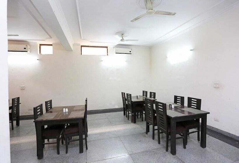 Fabhotel F9 H Block Sector 51