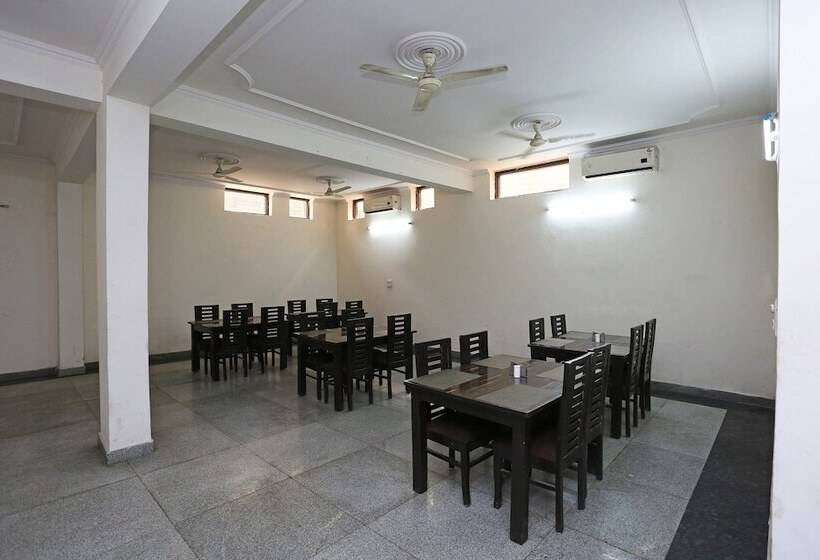 Fabhotel F9 H Block Sector 51