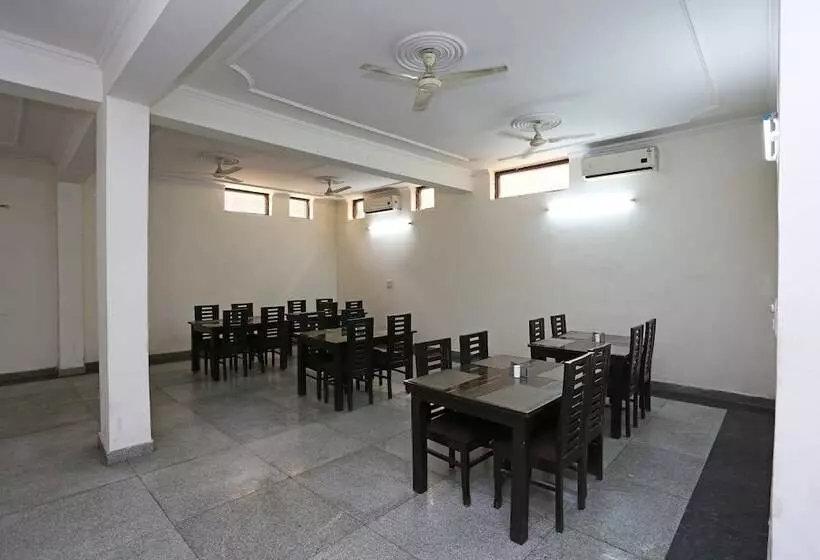 Fabhotel F9 H Block Sector 51