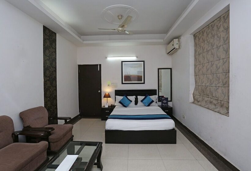 Fabhotel F9 H Block Sector 51