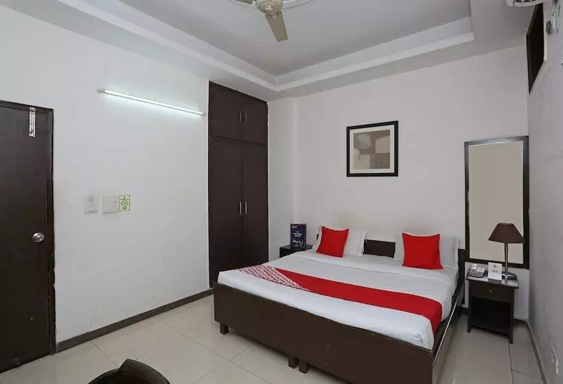 Fabhotel F9 H Block Sector 51