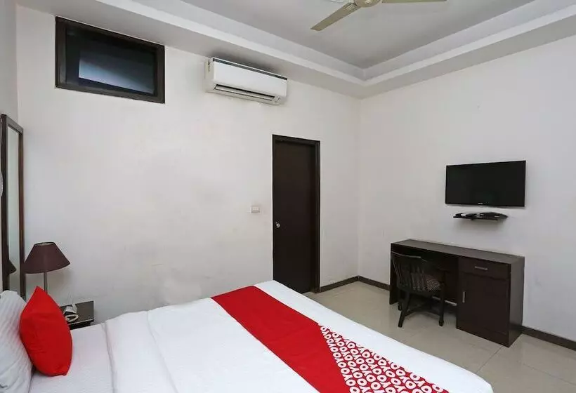 Fabhotel F9 H Block Sector 51