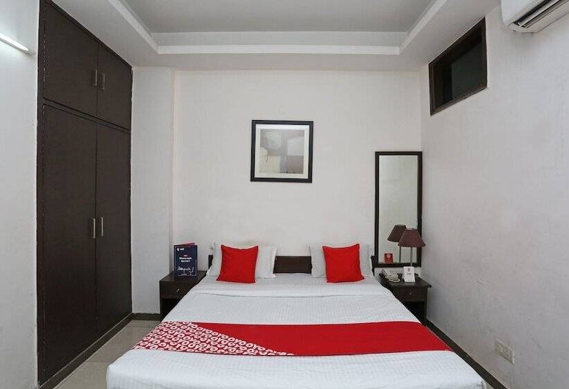 Fabhotel F9 H Block Sector 51